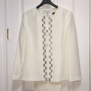 2pc  Tahari off white pants suit
